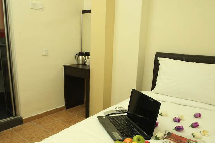 Room 4 of 30