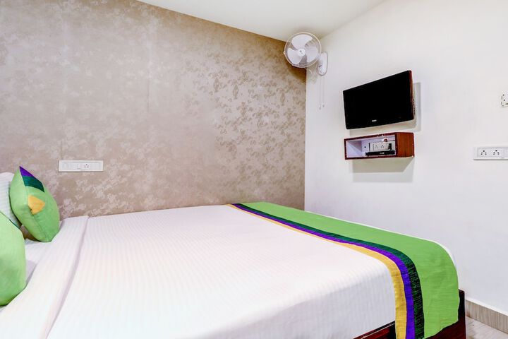 Room 13 of 46