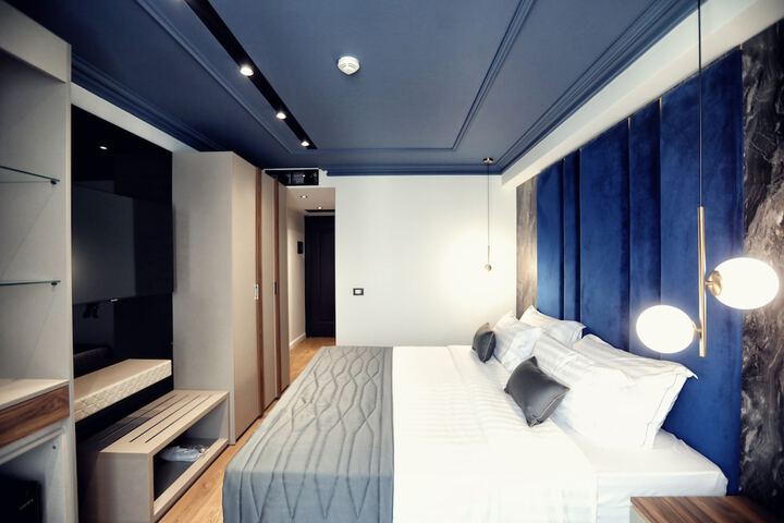 Room 15 of 107