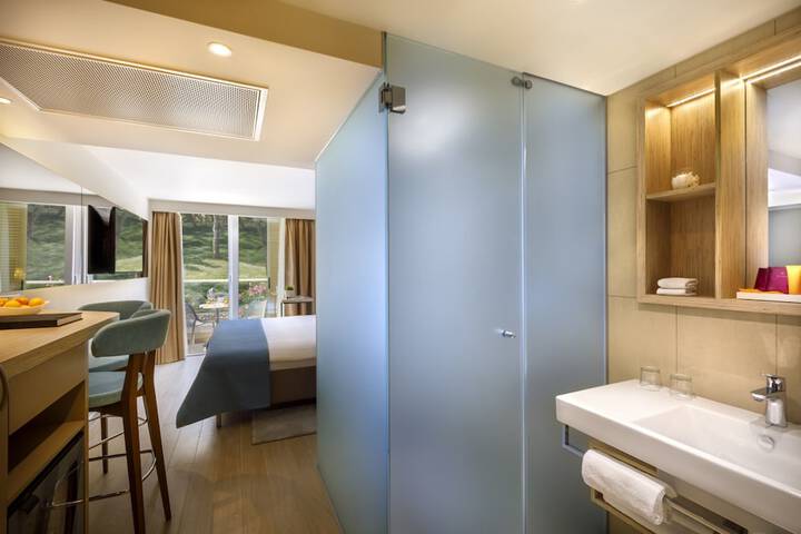 Room 47 of 94