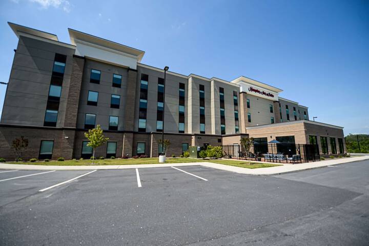 hilton hotels in lenoir nc