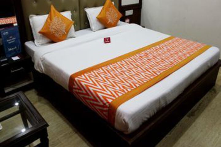 Room 8 of 20