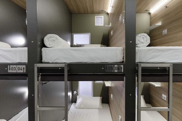Room 10 of 34