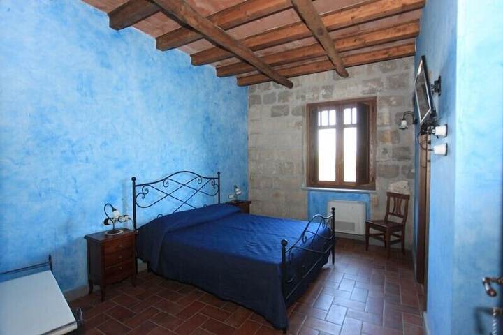 Room 5 of 38