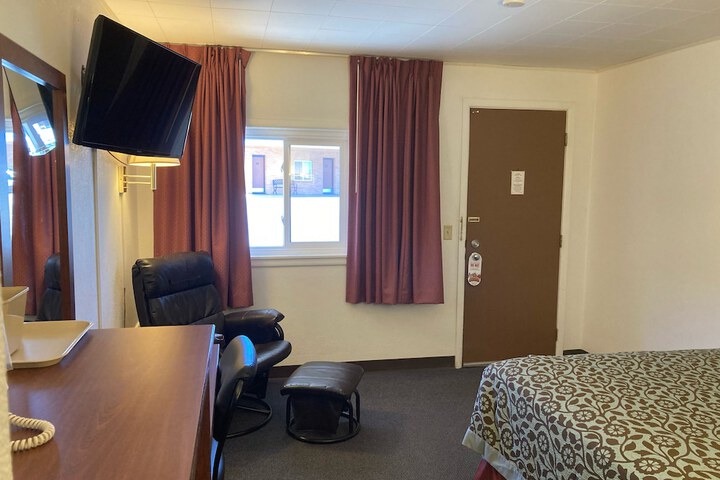 Room 11 of 27