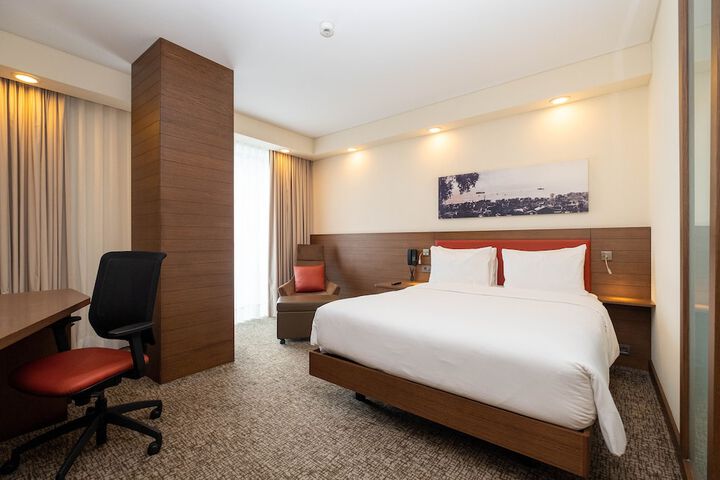 Room 10 of 69