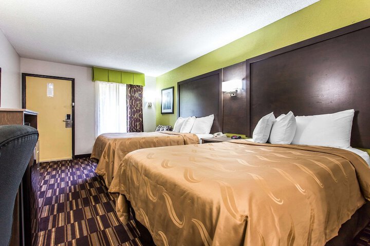 2 Double Beds (2 of 8)