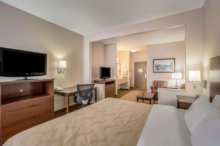 1 King Bed Accessible (6 of 15)