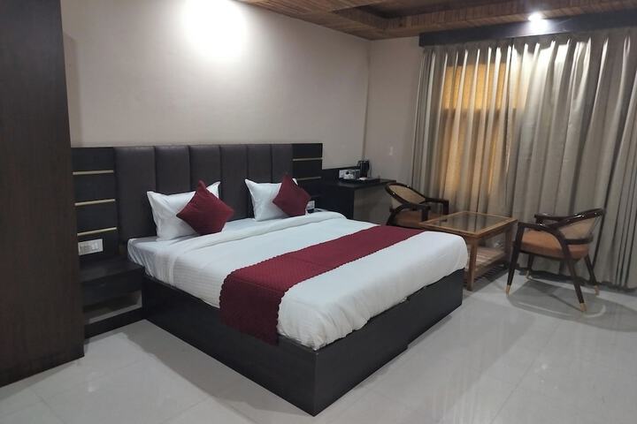 Room 12 of 20