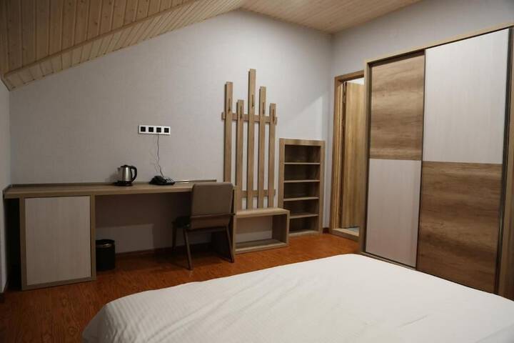 Room 14 of 39