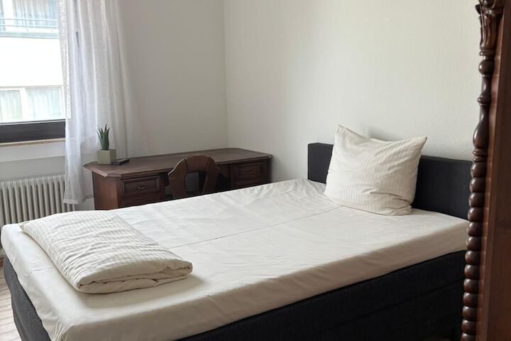 Room 4 of 14