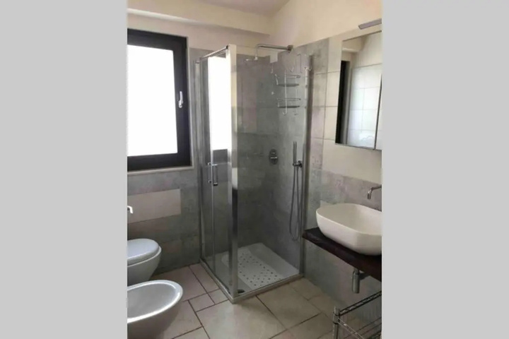 Room 5 of 11