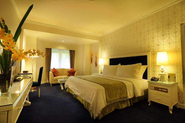 Room 4 of 35