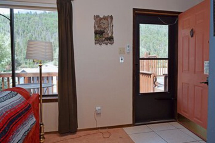 Room 10 of 26