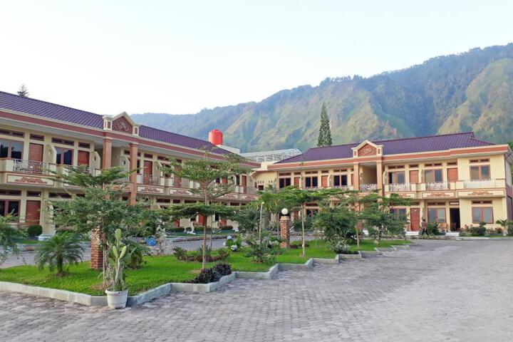 Rogate Beach Hotel