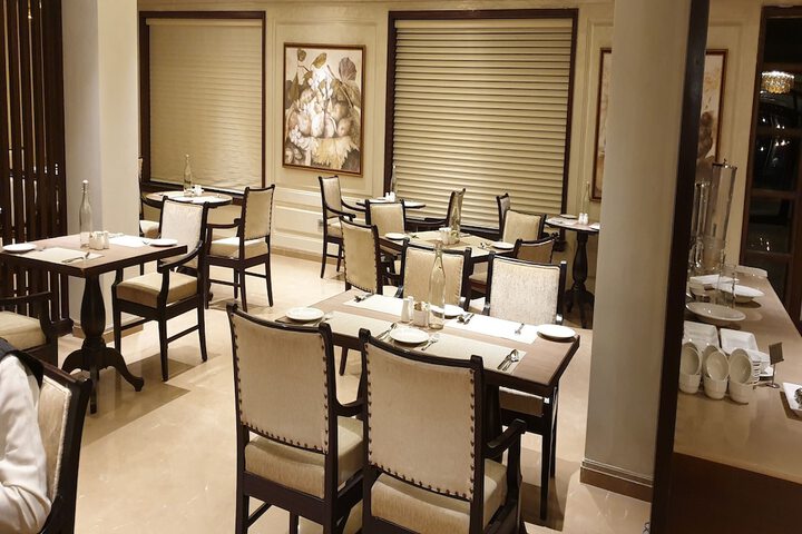 Dining 29 of 40