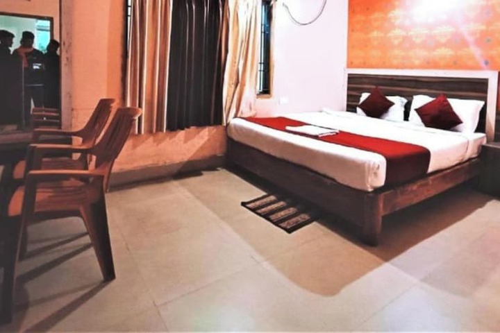 Room 8 of 16