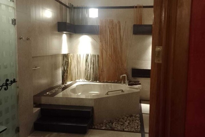 Room 29 of 64