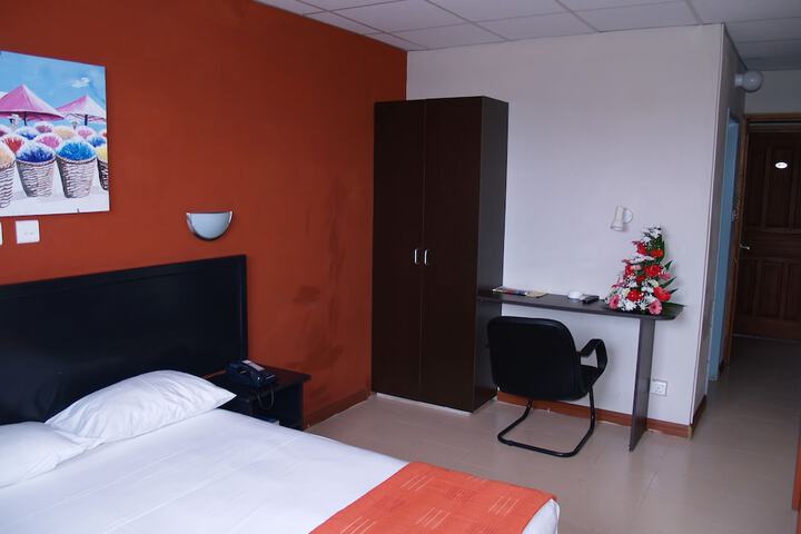 Room 8 of 39