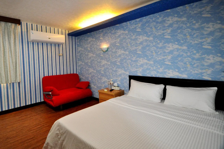 Room 5 of 23