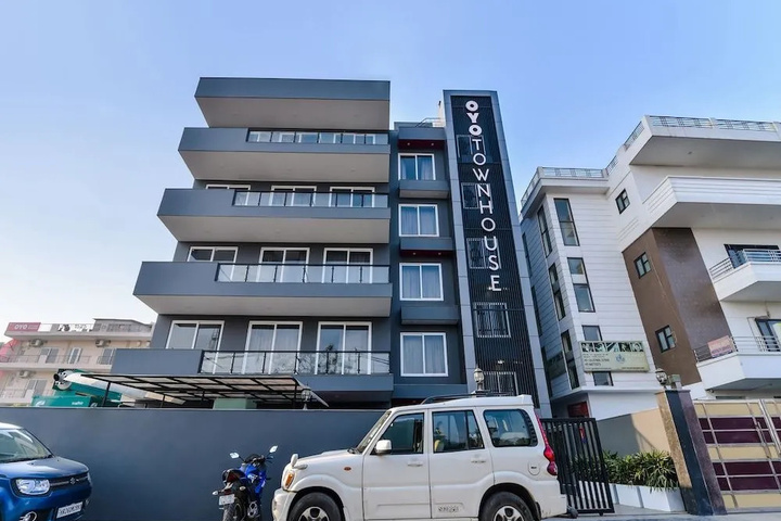 OYO TOWNHOUSE 079 SECTOR 46