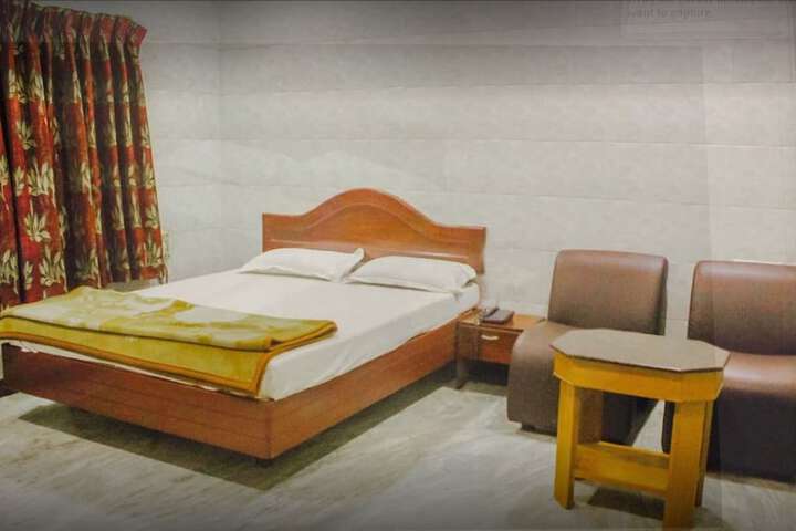 Room 4 of 17