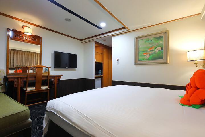 Room 38 of 74