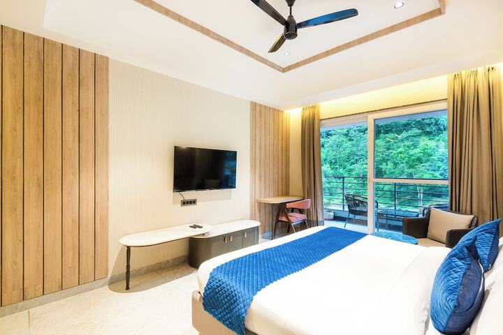 Room 52 of 161