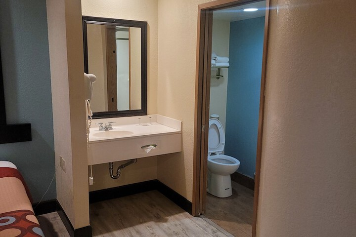 Room 7 of 35