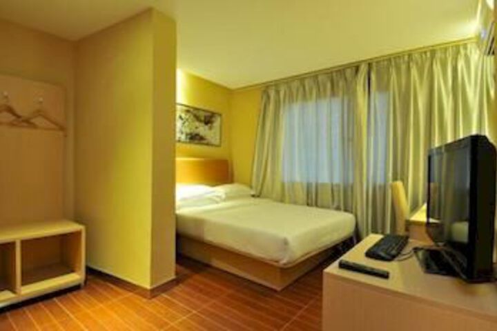 Room 12 of 14