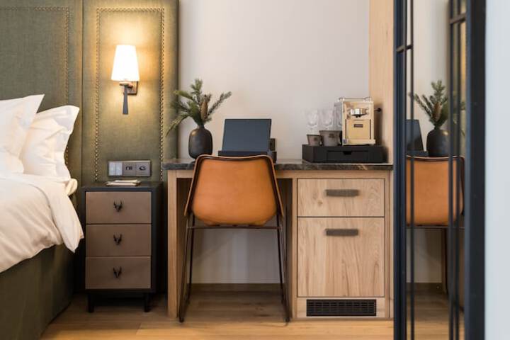 Room 8 of 49