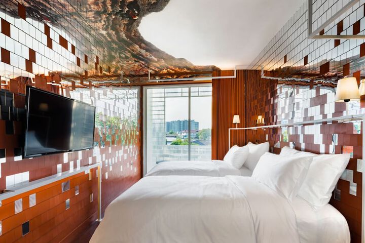 Room 6 of 59