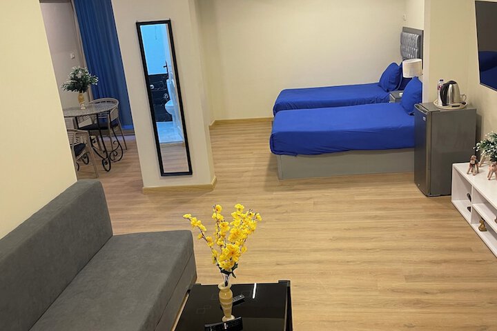 Room 35 of 196