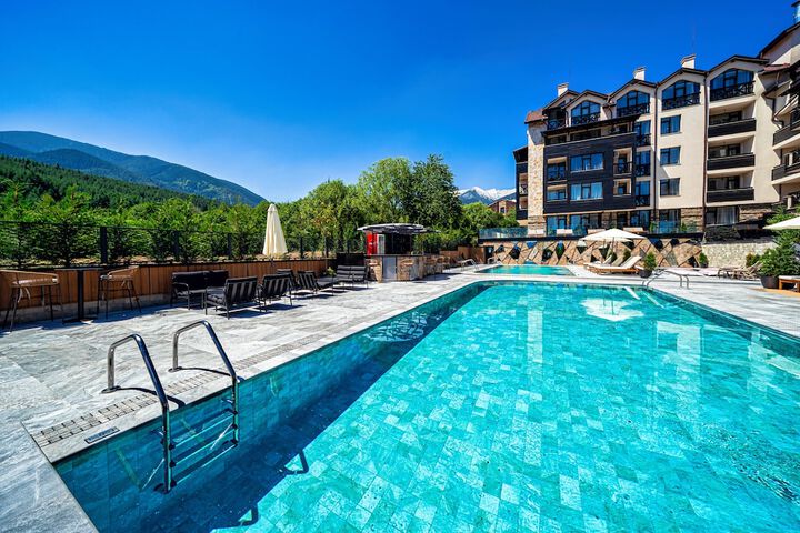 Pool 125 of 254