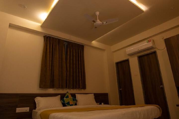 Room 8 of 26