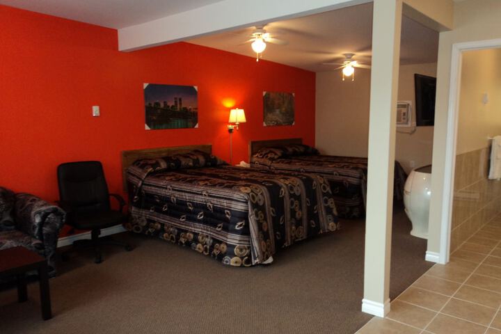Room 8 of 43