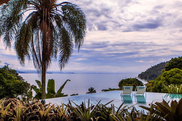 Pool Hotel