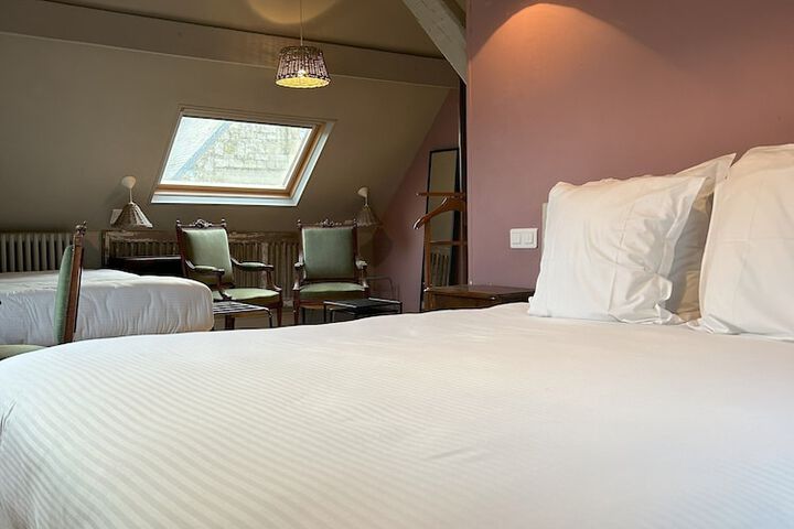Room 4 of 68