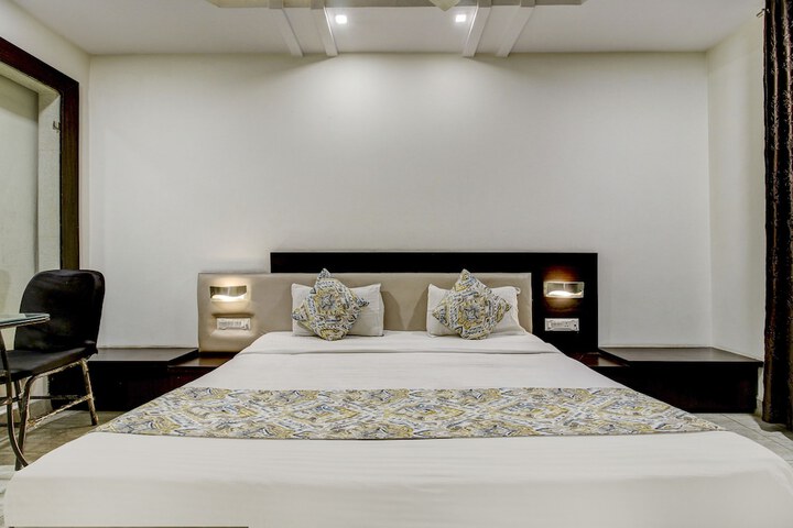 Room 18 of 28