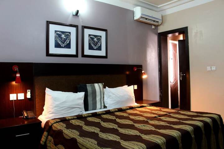 Room 9 of 24