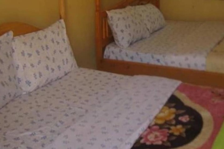 Room 8 of 17