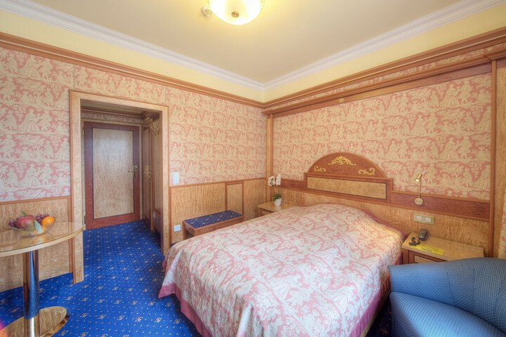 Room 11 of 55