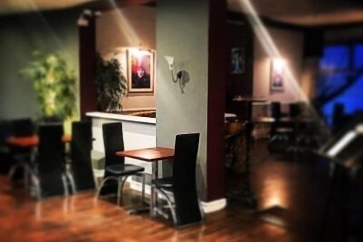 Lounge 47 of 56