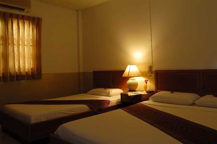 Room 13 of 31