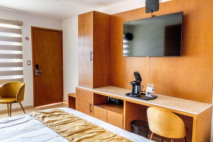 Room 10 of 21