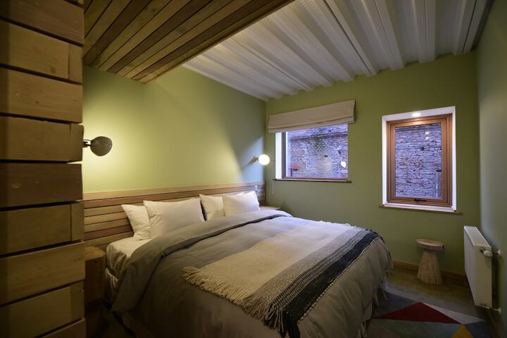 Room 10 of 92