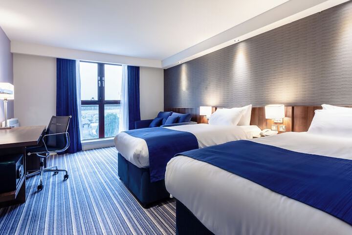 Room 21 of 48