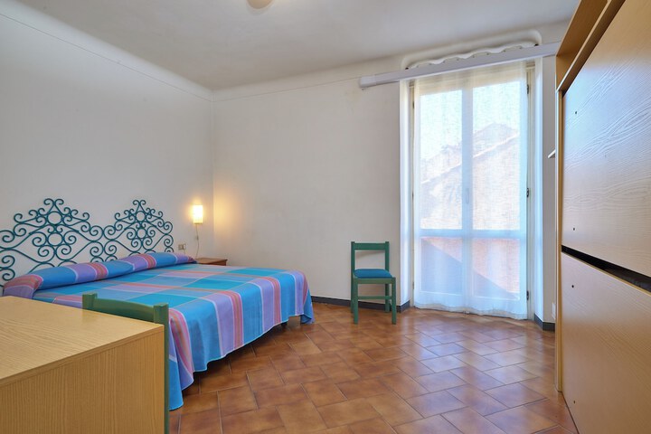 Room 7 of 66