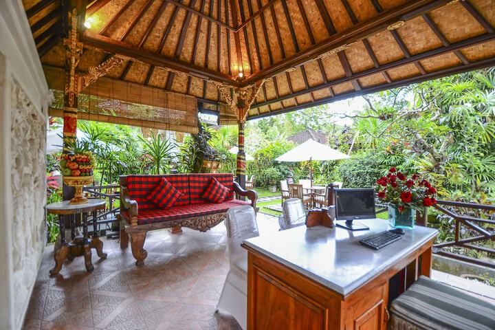 Guest Lobby