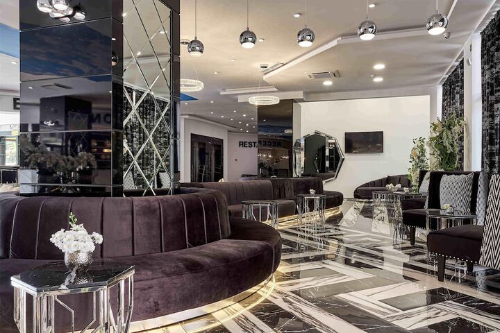 Entrance & Lobby